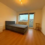 Zwei Zimmerwohnung, Balkon Mit Blick Auf Den Rheinturm
